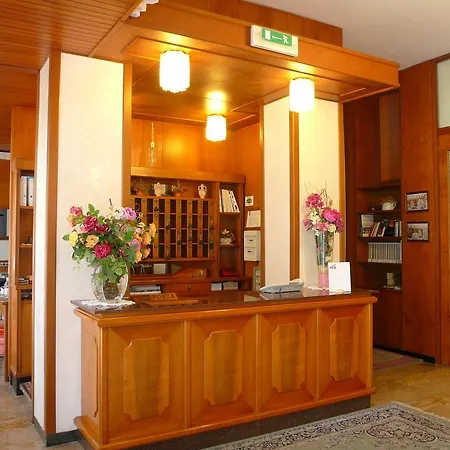 Hotel Ariston 3*